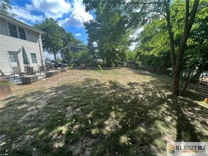 139 Rues Ln in East Brunswick, NJ - Building Photo - Building Photo