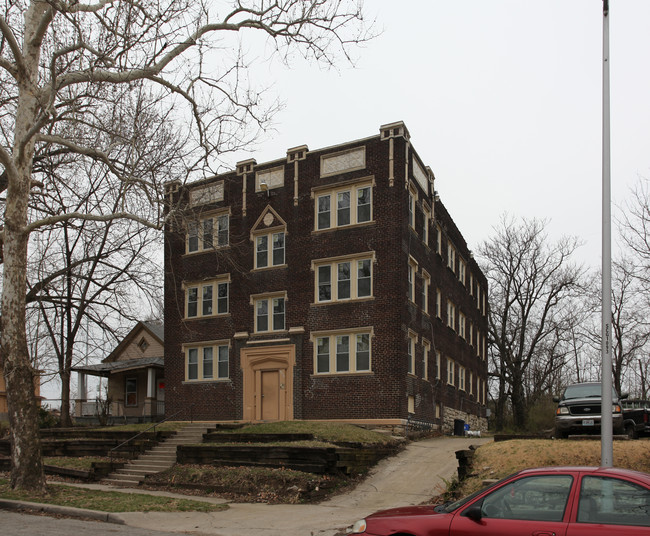 4010 Forest Ave in Kansas City, MO - Foto de edificio - Building Photo