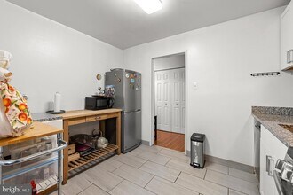 7244 Donnell Pl, Unit D-2 in District Heights, MD - Foto de edificio - Building Photo