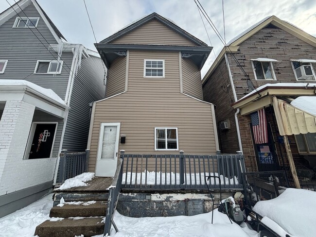 1411 Martha St in Munhall, PA - Building Photo - Building Photo