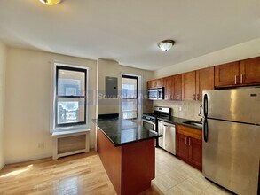 686 W 204th St in New York, NY - Building Photo - Building Photo