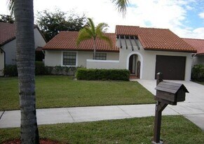 31 Columbia Ct in Deerfield Beach, FL - Building Photo