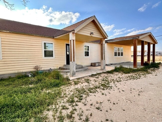 2621 N Vega Ave in Odessa, TX - Building Photo - Building Photo