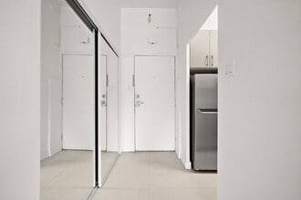 4775 Borden Av in Montréal, QC - Building Photo - Building Photo