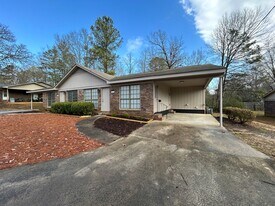 228 Huffaker Rd NW in Rome, GA - Building Photo