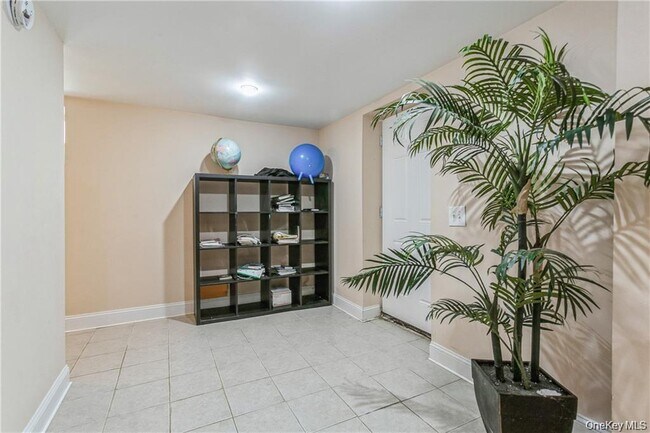 39 Croydon Rd in Yonkers, NY - Building Photo - Building Photo