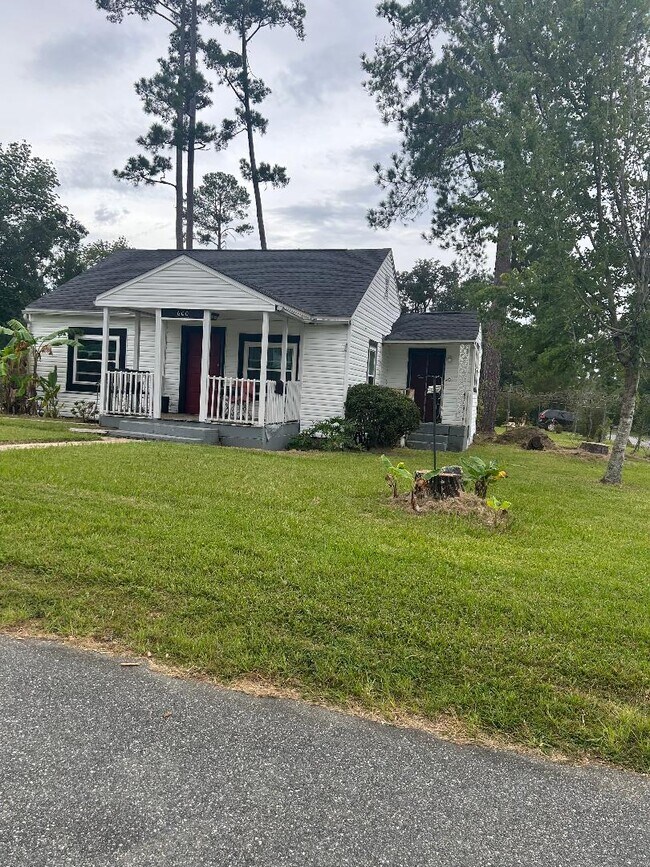 600 Satsuma Rd in Chattahoochee, FL - Building Photo - Building Photo