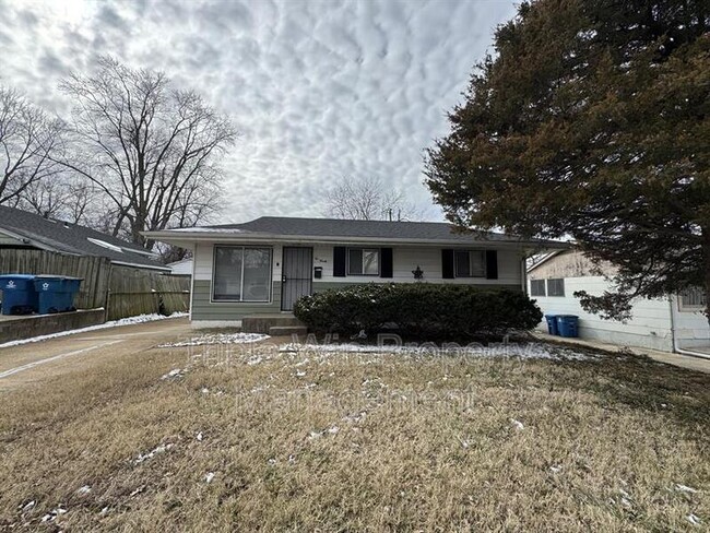 220 Dundee Cir in St. Louis, MO - Building Photo - Building Photo