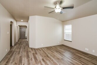 316 Hummingbird Dr in New Braunfels, TX - Building Photo - Building Photo