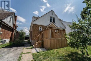 8 Bruce St in St Catharines, ON - Building Photo
