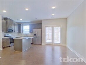 153 Auburn Gate Ln in Auburn, GA - Foto de edificio - Building Photo