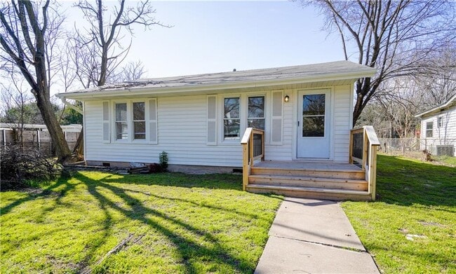 property at 5516 Joe Sayers Ave