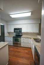 412 Half Moon Way in Runaway Bay, TX - Building Photo - Building Photo