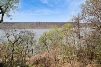 727 Warburton Ave in Yonkers, NY - Building Photo - Building Photo