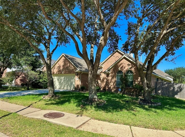 15102 Millers Run Ln in Sugar Land, TX - Building Photo - Building Photo