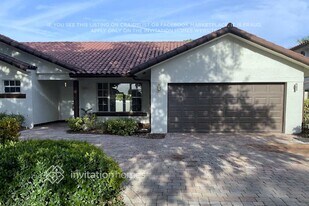 16501 NW 84th Ct in Miami Lakes, FL - Building Photo