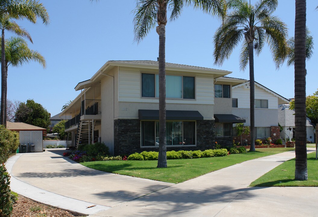 1052-1058 Isabella Ave in Coronado, CA - Building Photo