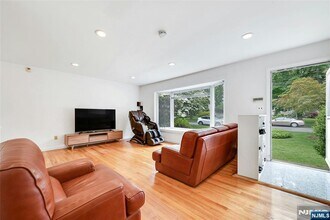 357 11th St in Cresskill, NJ - Building Photo - Building Photo