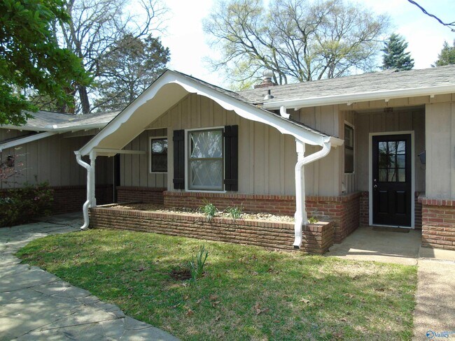 2504 Maysville Cir NE in Huntsville, AL - Building Photo - Building Photo