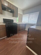 1404 Mesa Dr in Arlington, TX - Building Photo - Building Photo