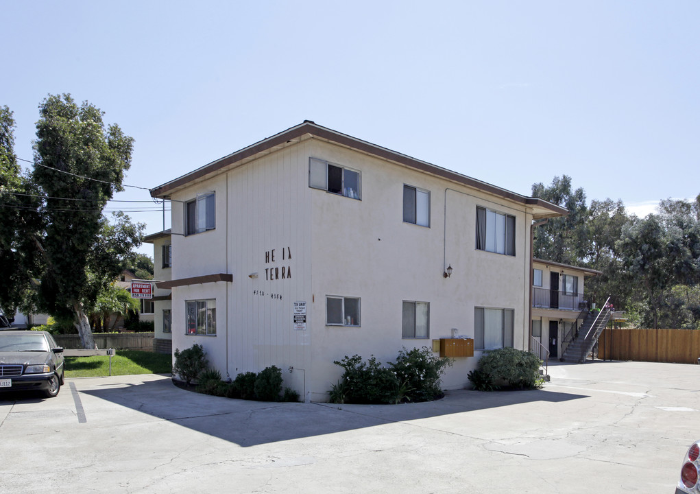 Helix Terrace in La Mesa, CA - Foto de edificio