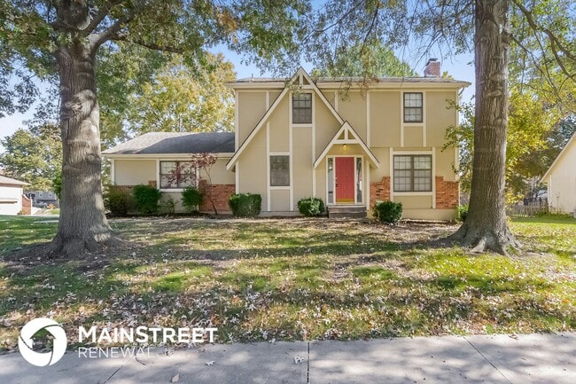 property at 1139 NE Oak tree Dr