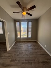 7134 S Cornell Ave in Chicago, IL - Building Photo - Building Photo