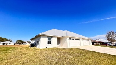 7819 Valencia Rd in Sebring, FL - Building Photo - Building Photo