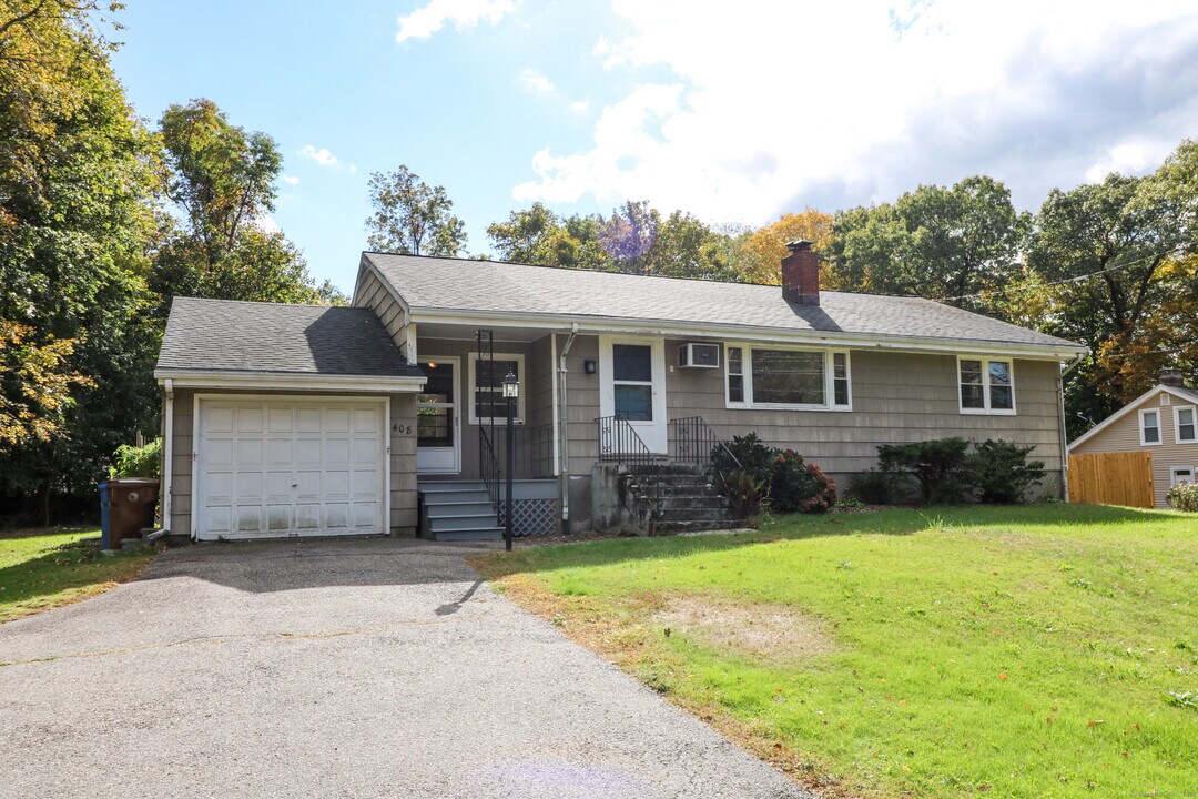 408 Shelton Ave in Shelton, CT - Building Photo