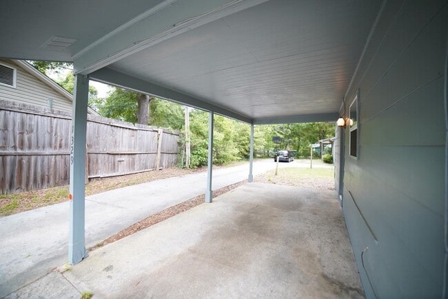 1329 Blossom Cir in Tallahassee, FL - Building Photo - Building Photo
