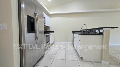 301 NE 24th Ave in Cape Coral, FL - Building Photo - Building Photo