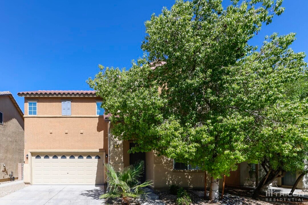 72 Japonica Ave in Las Vegas, NV - Building Photo