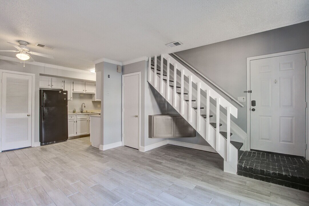 2494 Etiwan Ave in Charleston, SC - Building Photo