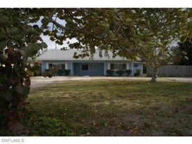 728 104th Ave N in Naples, FL - Building Photo