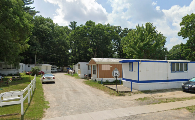 property at 320 N Cedar St