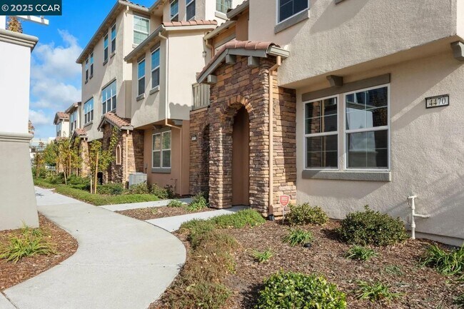 4470 Louvre Ln in Sacramento, CA - Building Photo - Building Photo