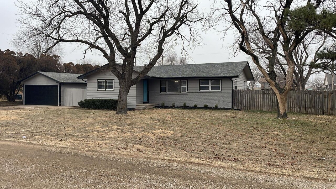 428 Meadow Haven St in Wichita, KS - Building Photo