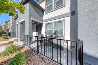 1601 Dom River Dr in North Las Vegas, NV - Building Photo - Building Photo