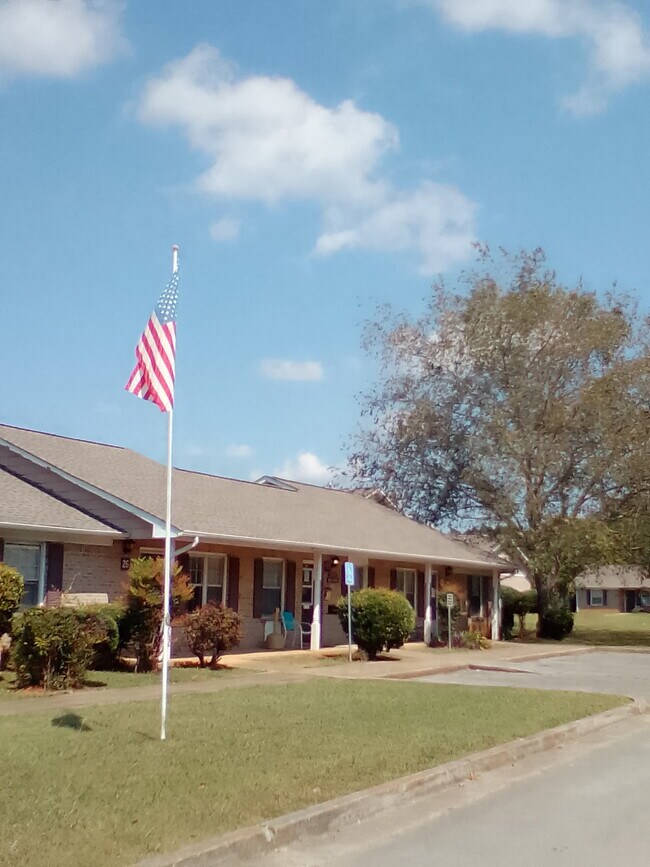Maplewood Apartments II in Summerville, GA - Building Photo - Building Photo