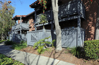 Monterey Villas in Santa Ana, CA - Foto de edificio - Building Photo