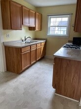 115 S Wisconsin St, Unit Lower Unit in Elkhorn, WI - Foto de edificio - Building Photo