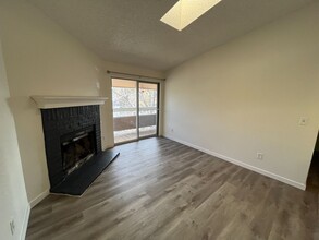 1094 S Dearborn St in Aurora, CO - Building Photo - Building Photo