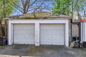 68 Burnside St in Cranston, RI - Building Photo - Building Photo