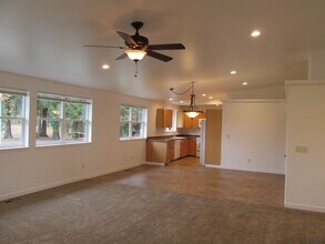 1536 Monroe St in Burlington, WA - Building Photo - Building Photo