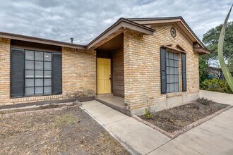 7923 Briaridge Dr in San Antonio, TX - Foto de edificio - Building Photo