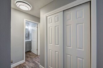 Juniper Garden Apartments in Redding, CA - Building Photo - Building Photo