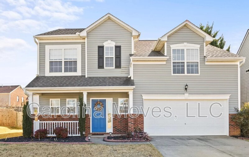11 Derry Ln in Greer, SC - Building Photo