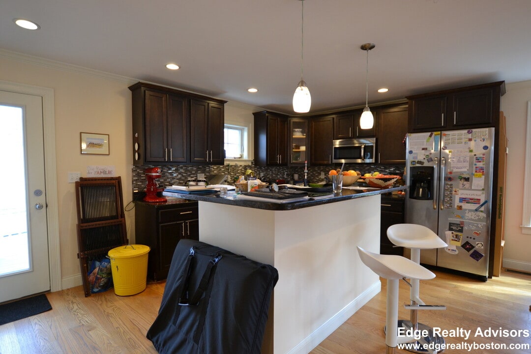 6 Sparhawk St, Unit 2 in Boston, MA - Building Photo