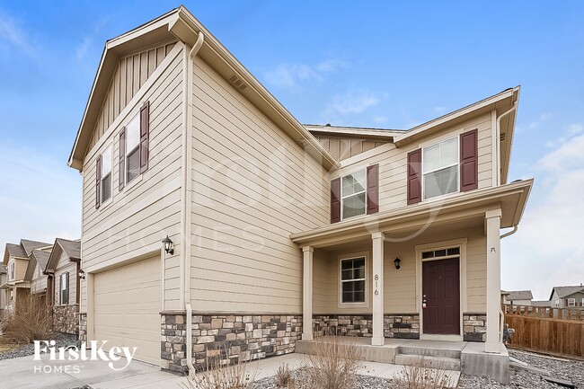 816 Draw St in Brighton, CO - Foto de edificio - Building Photo