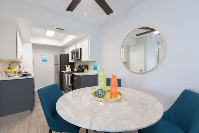 Vida46 in Phoenix, AZ - Foto de edificio - Building Photo